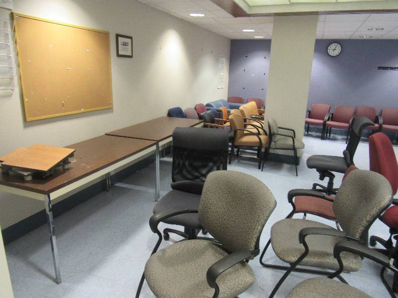 lot 1663 image: Lot Of Office And Waiting Room Chairs