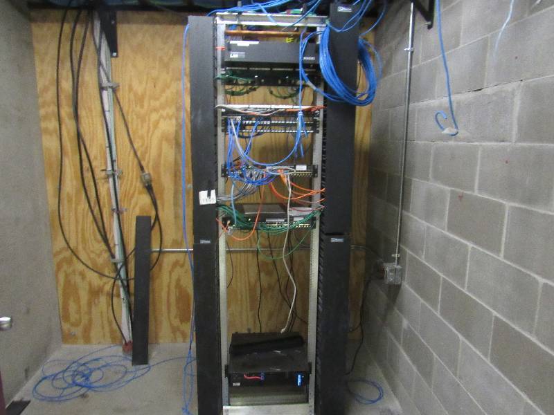 lot 1675 image: Panduit Cabe Management Rack