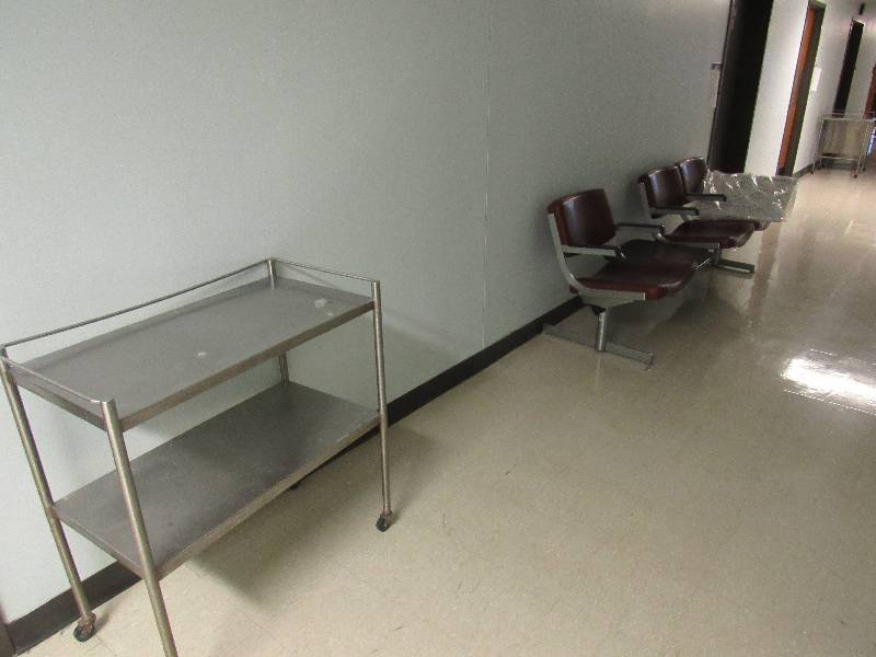 lot 1717 image: Contents of Hallway