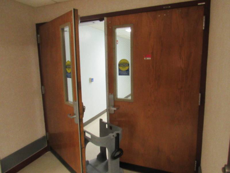lot 1730 image: Automatic Door