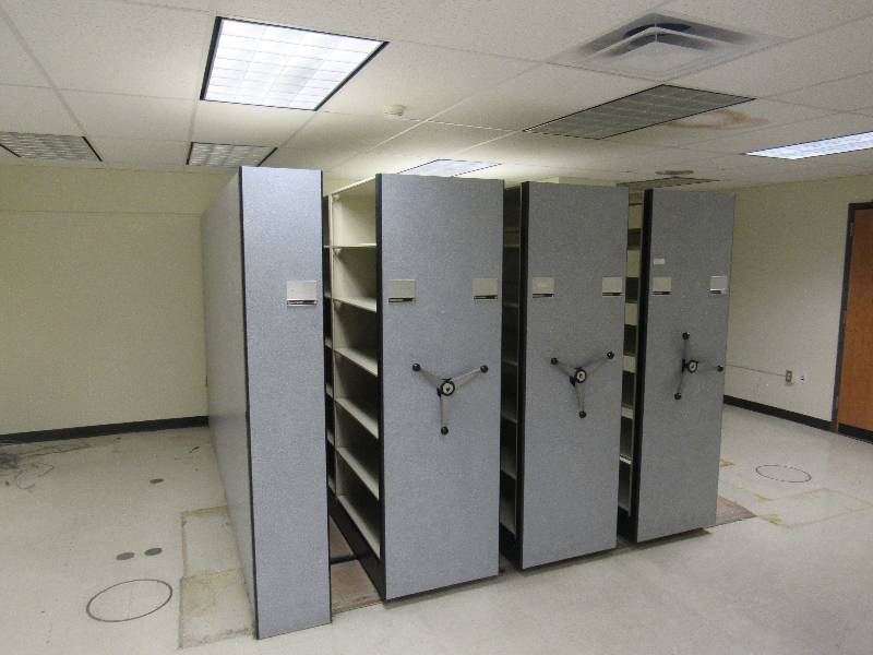 lot 1833 image: Space Saver High Density Mobile Storage Unit