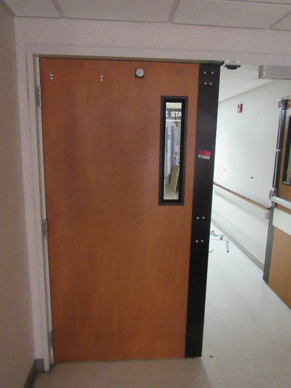 lot 1910 image: Automatic Doors