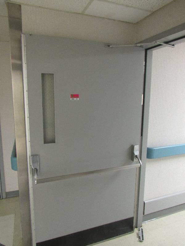 lot 1821 image: Double Doors