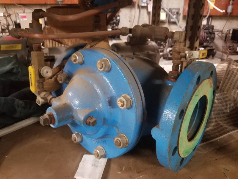 lot 1146 image: Watts automatic control valve