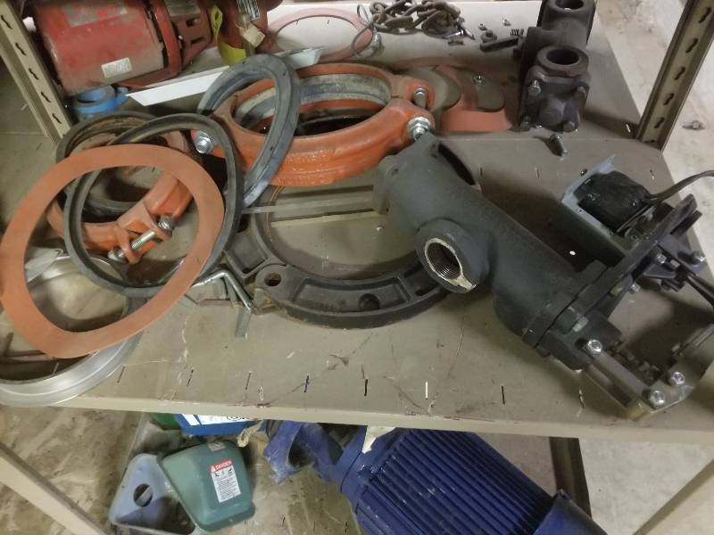 lot 1154 image: Lot of misc pipe parts