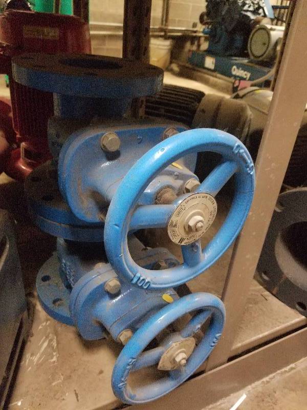 lot 1158 image: Lot (2) Watts CWP 200 gate valves