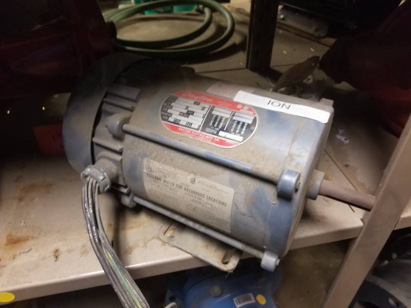 lot 1159 image: Dayton 34 HP electric motor