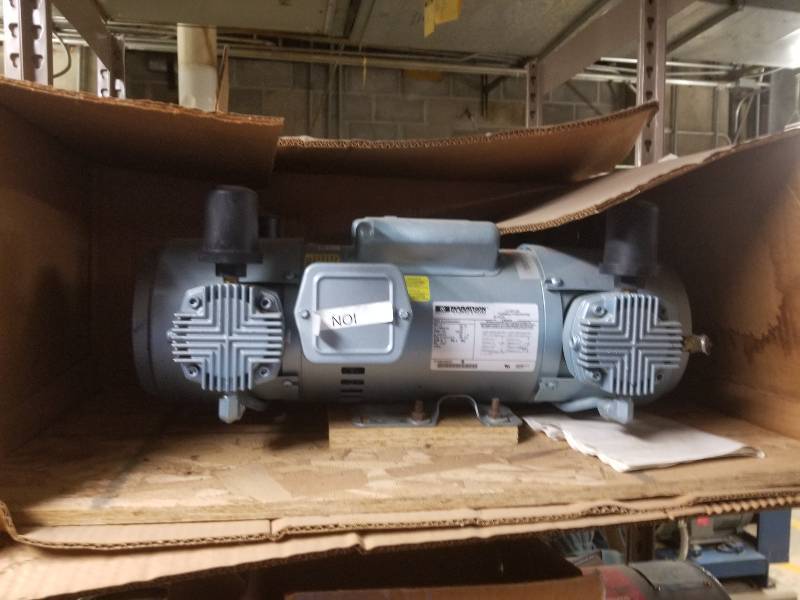 lot 1161 image: Marathon Electric 1.5 HP oil less piston vacuum pump