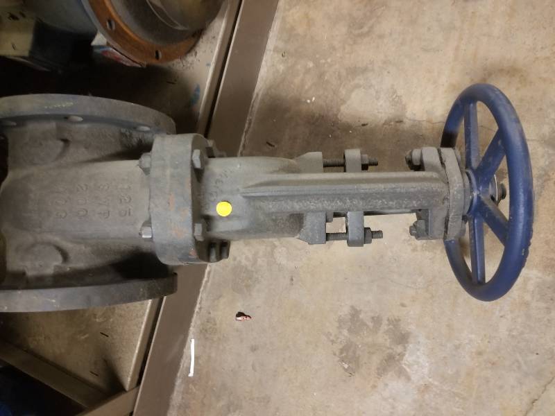 lot 1165 image: Flange gate valve