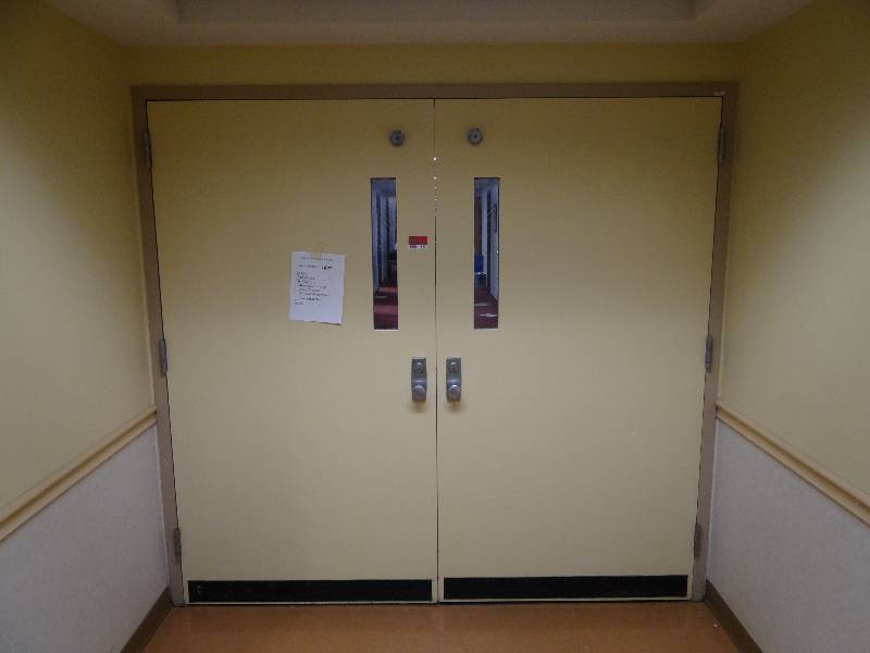 lot 1622 image: Double Doors