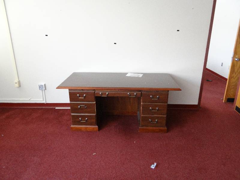 lot 1629 image: Contents of 2 Rooms