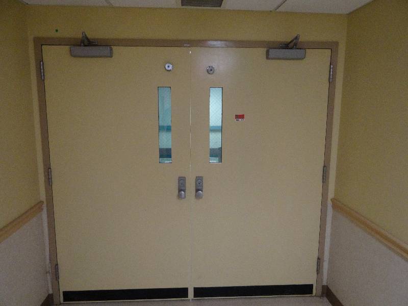 lot 1635 image: Metal Double Doors