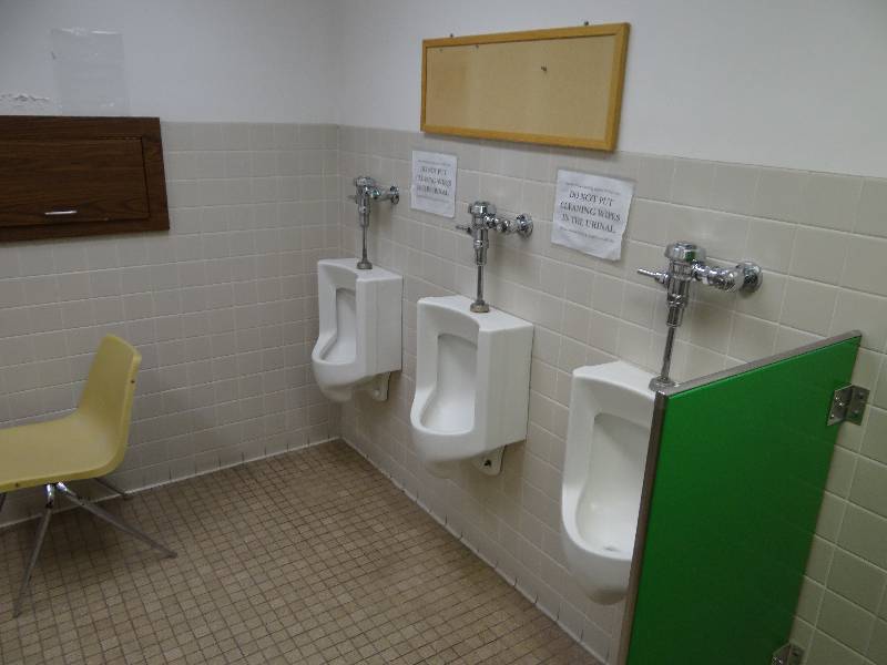 lot 1650 image: Contents Of 2 Bathrooms