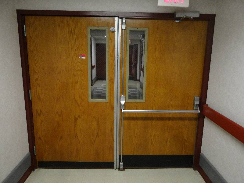 lot 1735 image: 3 Sets of Double Doors and Single Door
