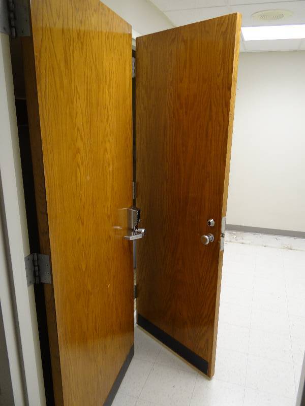 lot 1773 image: Contents of Bathroom and Panel Boards