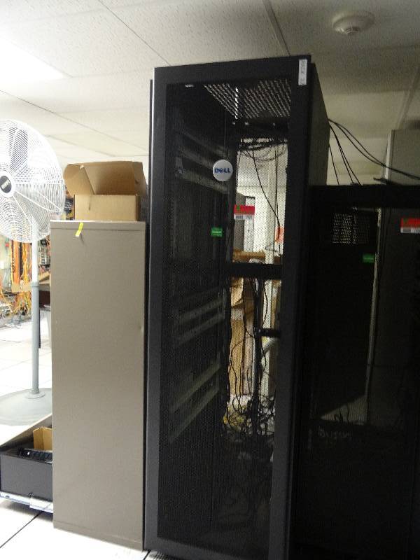 lot 1901 image: Dell Full Sizer Server Rack