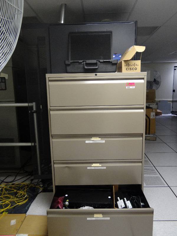 lot 1902 image: 5 Drawer Cabinet With Contents