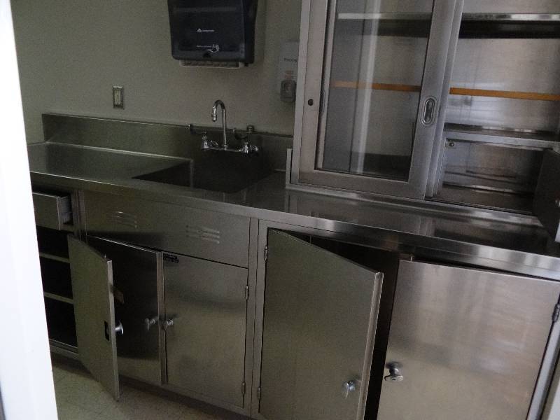 lot 2012 image: Stainless Steel CabinetSink Station