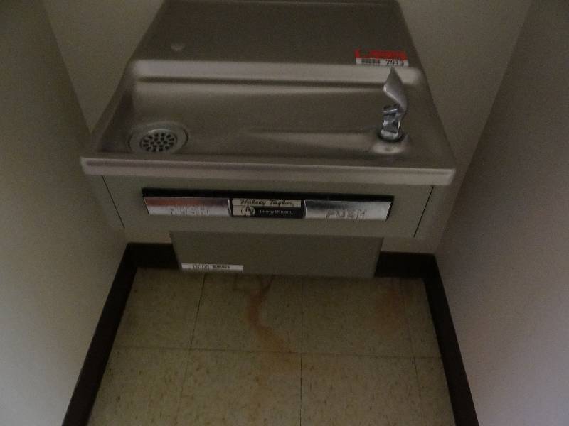 lot 2013 image: Halsey Taylor Water Fountain