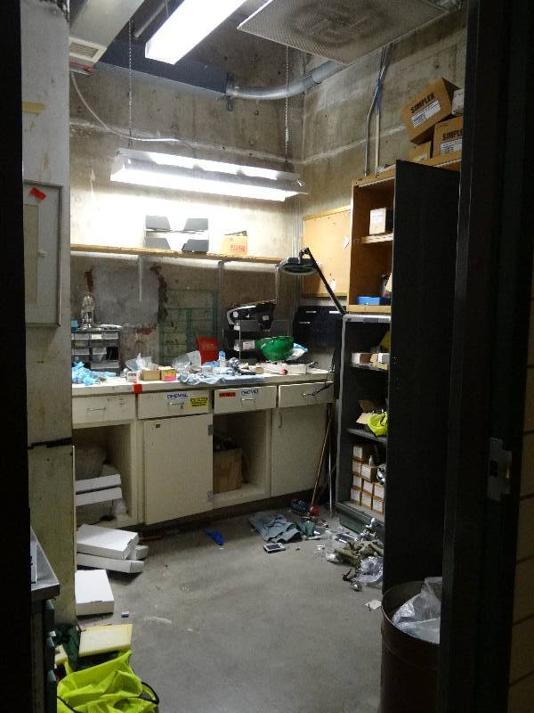 lot 2021 image: Contents Of Room