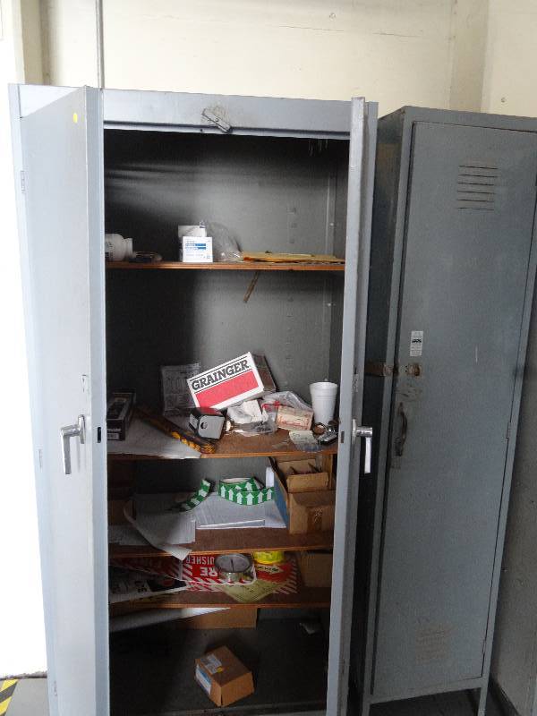 lot 1035 image: 2 Lockers and a Metal Cabinet