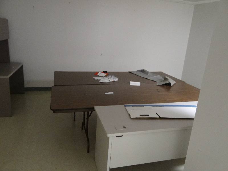 lot 1439 image: Lot Of (4) Various Size Tables