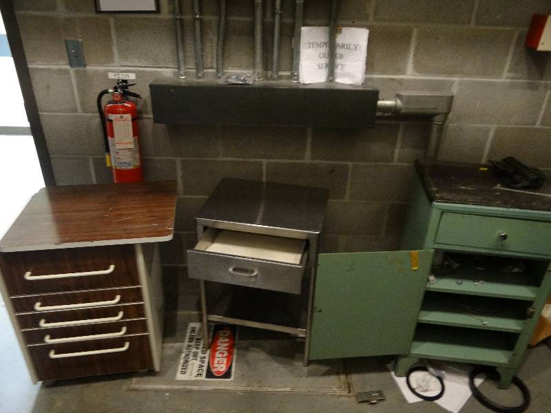 lot 1501 image: Lot Of (3) Various Size Cabinets And Fire Extinguisher