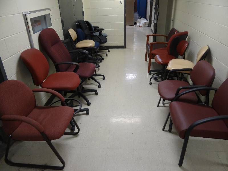 lot 1505 image: Large Lot Of Office Chairs And Waiting Room Chairs
