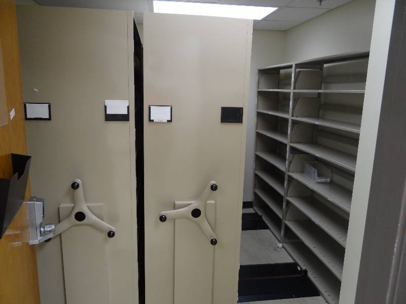 lot 1518 image: 2 Section Tab Mobile Storage Roller System