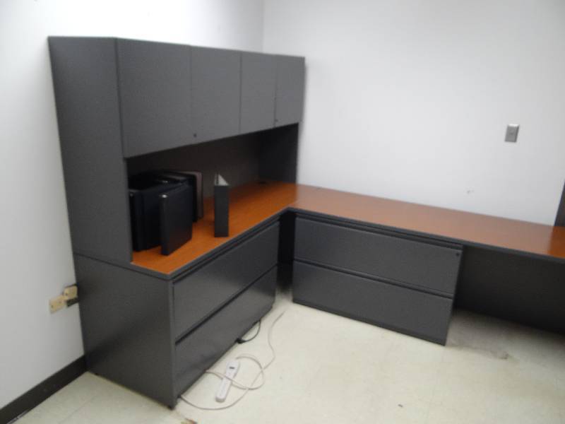 lot 1521 image: Contents Of Office