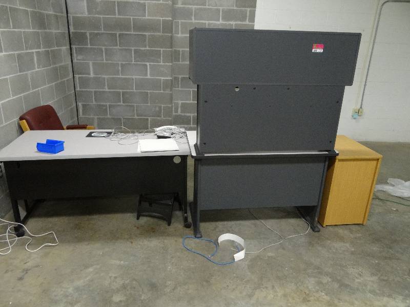 lot 1533 image: Office Item Lot