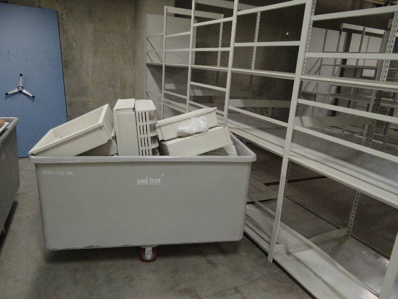 lot 1537 image: Sanitrux Fiberglass Tote On Casters