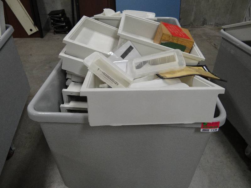 lot 1538 image: Sanitrux Fiberglass Tote On Casters