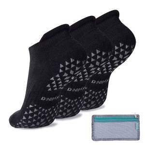 lot 3383 image: Hylaea Pilates Socks for Hospital, Barre, Non Slip Yoga Socks with Grip for Women & Men, Ankle Cut, Cushioned, Anti skid, Home Slipper Socks, Black, Small-Medium