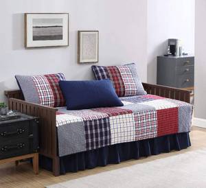 lot 3552 image: Chezmoi Collection Grizzly 5-Piece Plaid Checkered Patchwork Quilted 100% Washed Cotton Reversible Quilt Set, Daybed Size