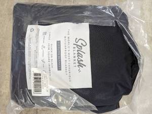 lot 1103 image: Splash Cooling Blanket