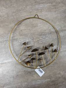 lot 1165 image: Cremini Mushroom Wreath