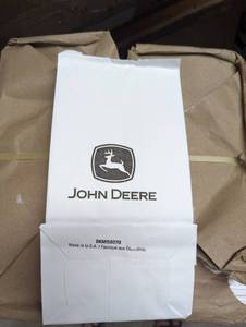 lot 1172 image: John Deere Bags 4.75 x 8.75