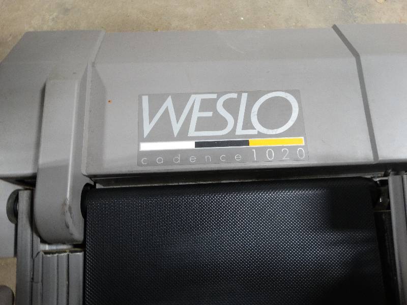 Weslo Cadence 1020 Electric incline treadmill. Wichita High End