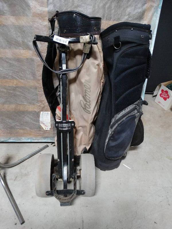 lot 130 image: 2 Golf Club Bags & Bag Cart.