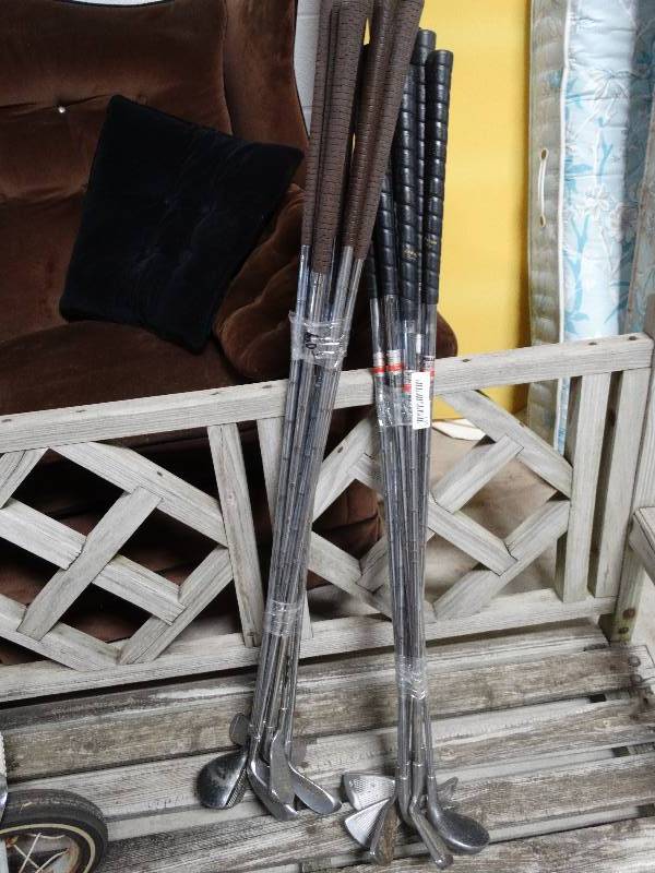 lot 135 image: Lot of 17 Golf Clubs.