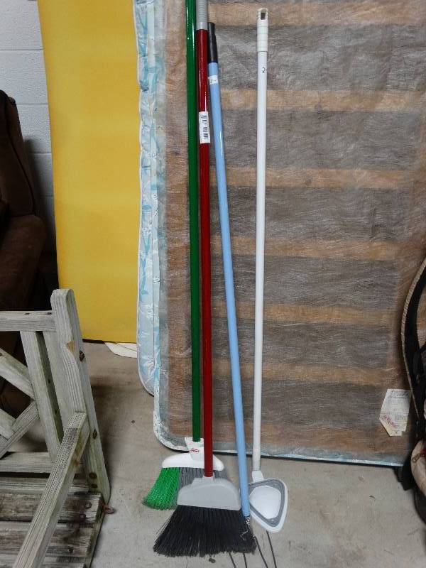 lot 137 image: 2 Brooms & Long Handled Cleaning Tools.