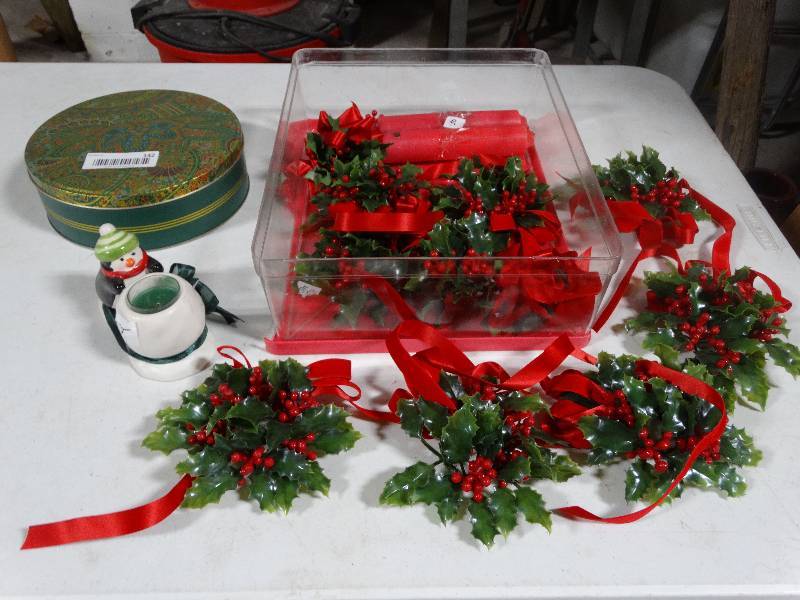 lot 142 image: Lidded Tub wChristmas Decor.