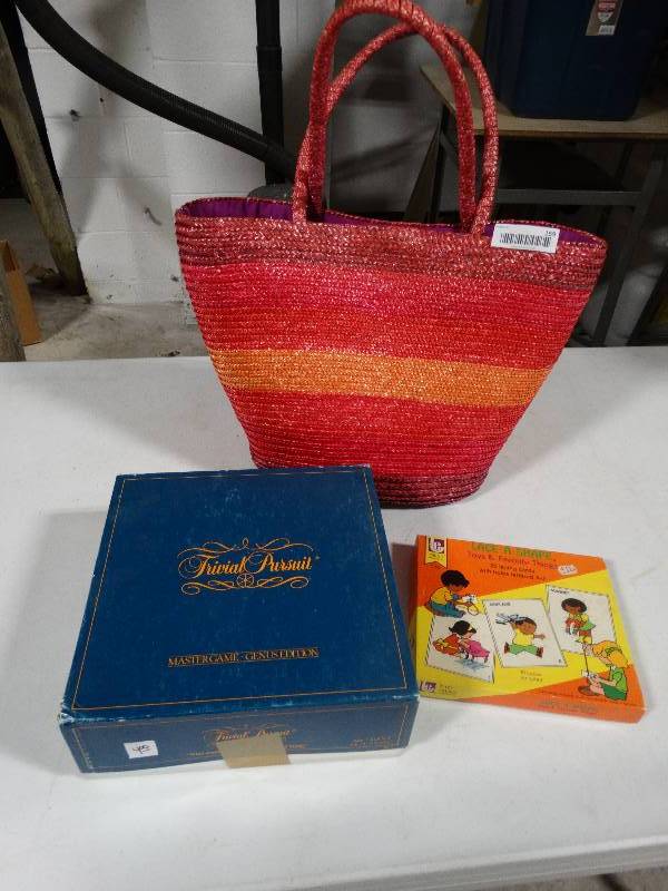 lot 159 image: Woven Bag wGames.