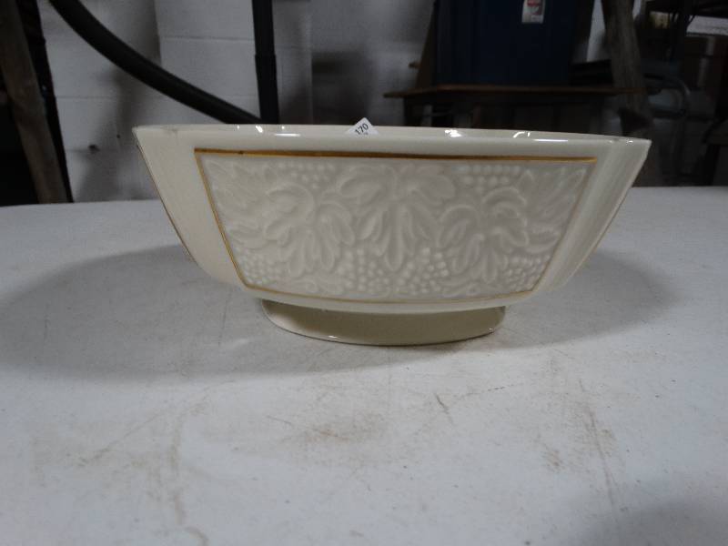 lot 170 image: Lenox 24K Gold Trimmed Large Console Bowl.