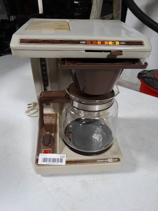 lot 172 image: Dial-A-Brew II Coffe Maker.