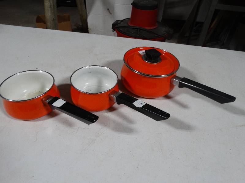 lot 174 image: Orange Enamelware Handled Cookware - 4 pcs.