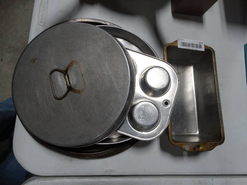 lot 177 image: Lot of Metal Bakeware.