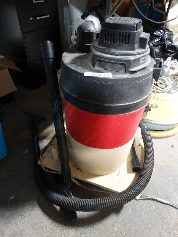 lot 185 image: Shop Vac on Wooden Cart.