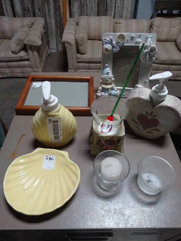 lot 199 image: Various Home Decor, Frames, Soap Dispensers.